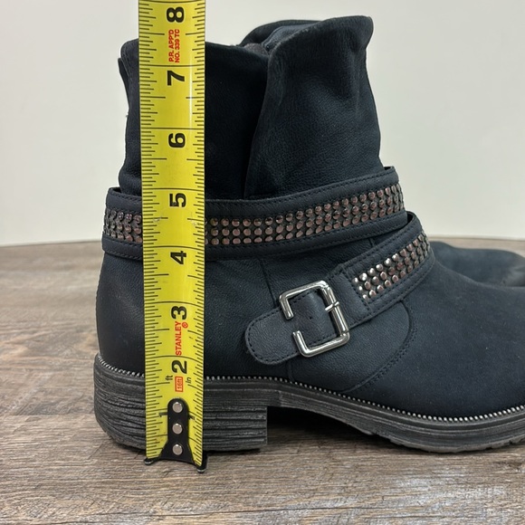 Stylish Black Ankle Boots - Picture 8 of 12